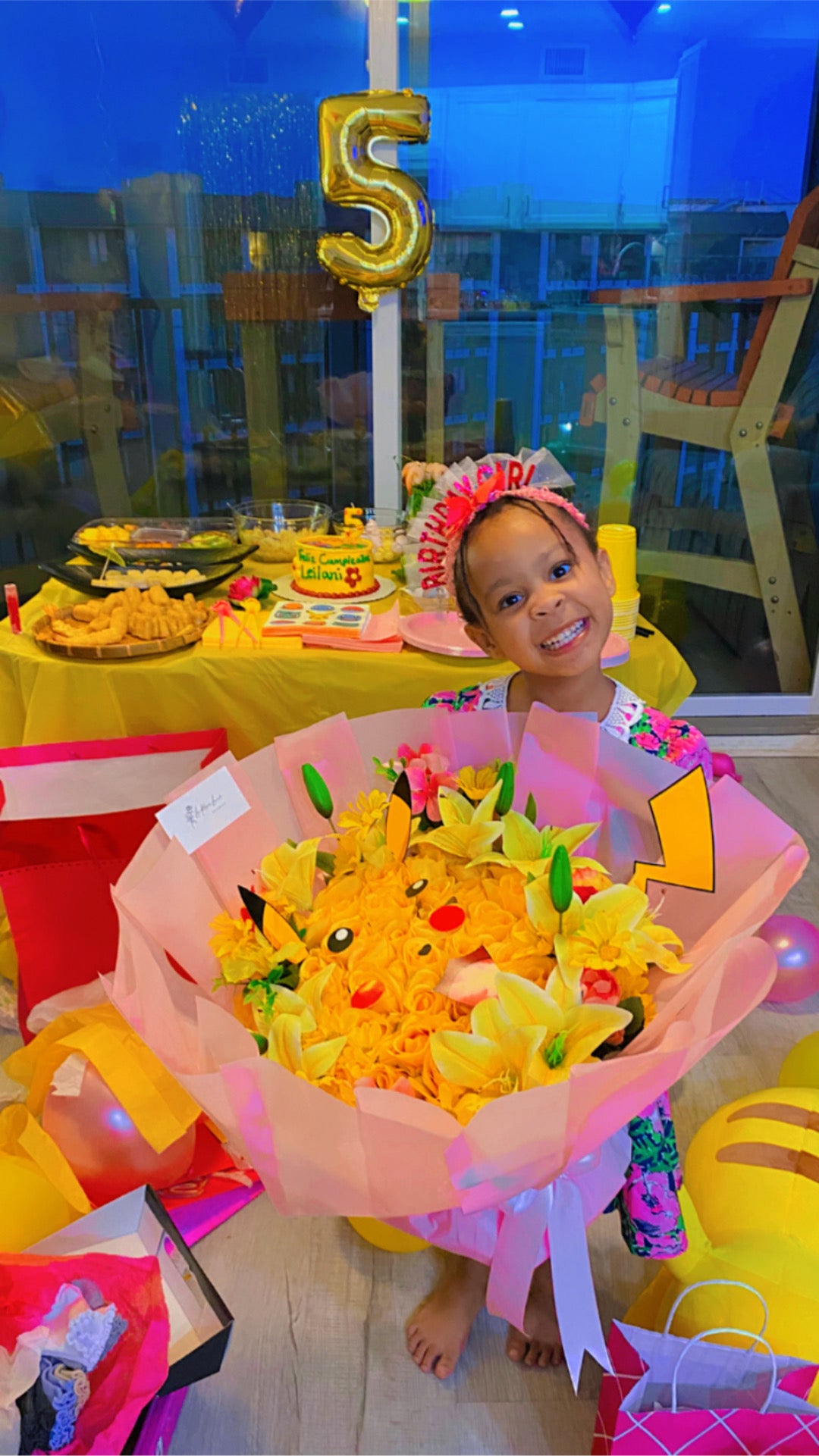 Pikachu Bouquet 💛🩷💐